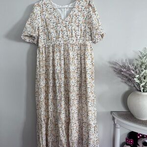 Women’s Cream Floral V-Neck Midi Dress
